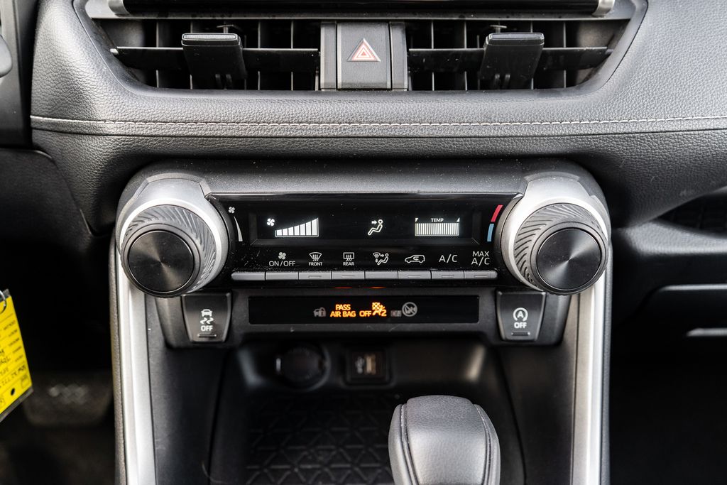 2024 TOYOTA RAV4 - Image 28