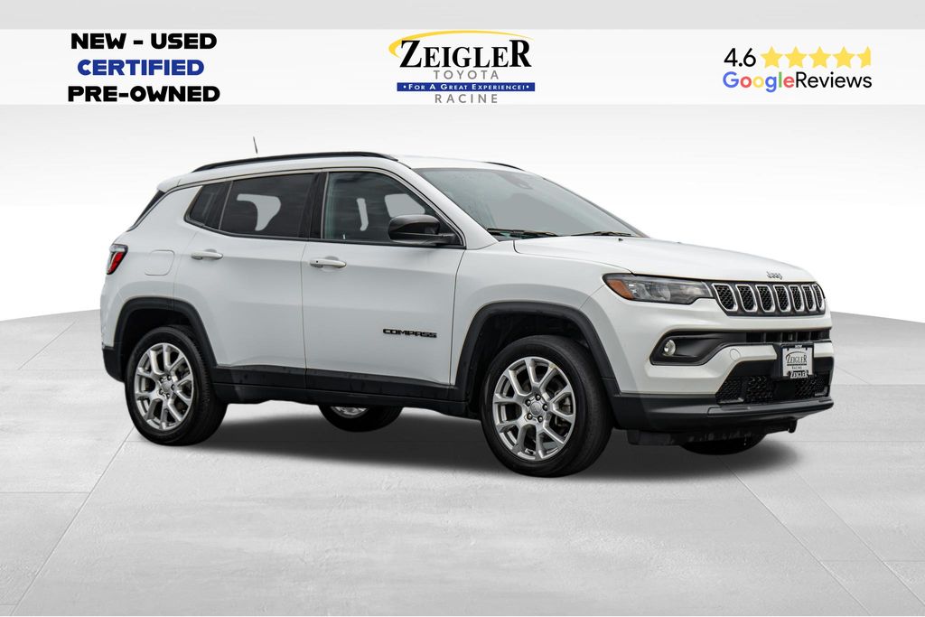 2023 Jeep Compass Latitude Lux 4X4's photo