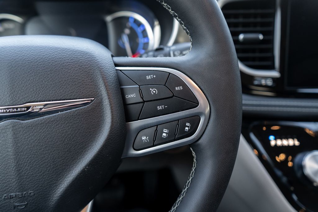2024 CHRYSLER PACIFICA - Image 25