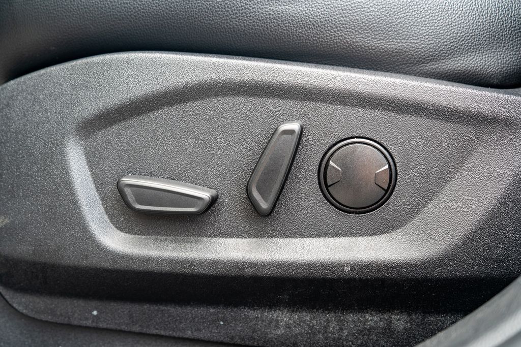 2024 Ford Edge Titanium - Photo 19