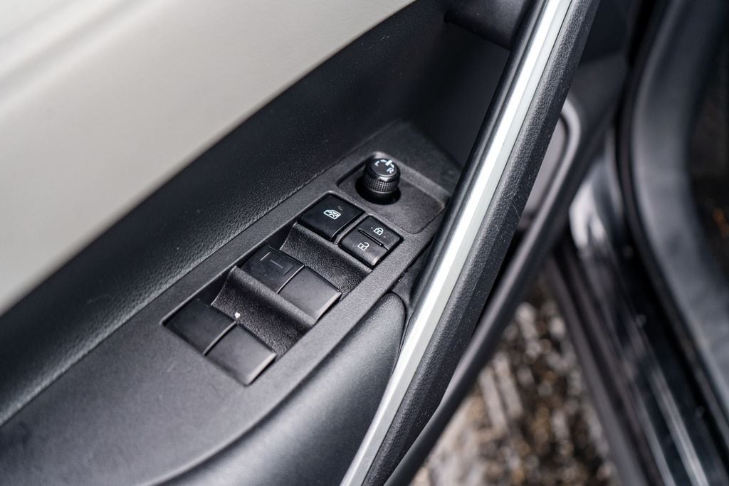 2023 TOYOTA COROLLA CROSS - Image 17