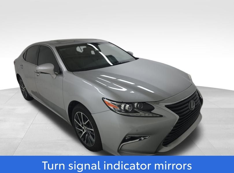 2017 LEXUS ES - Image 5