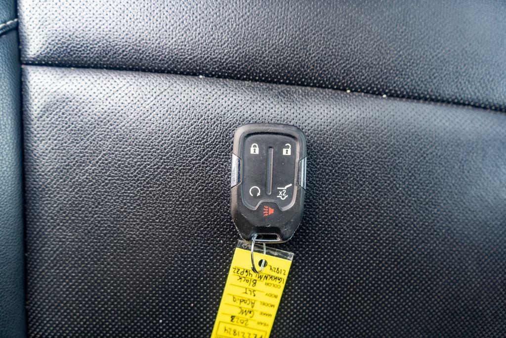 2023 GMC ACADIA - Image 32