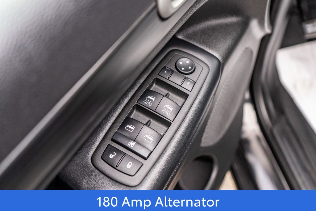 2022 JEEP GRAND CHEROKEE - Image 18