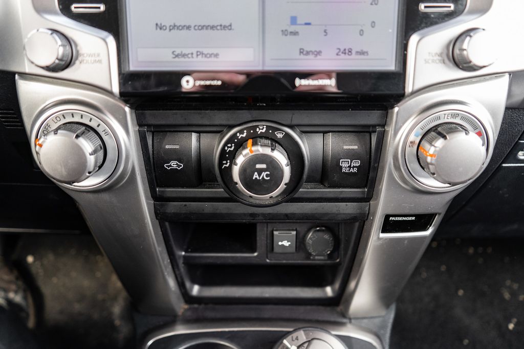 2024 TOYOTA 4RUNNER - Image 30