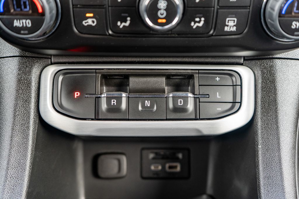 2023 GMC ACADIA - Image 27