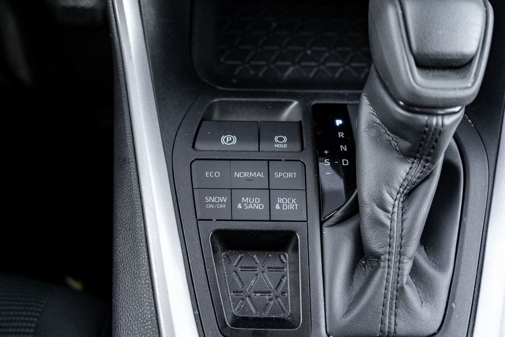 2024 TOYOTA RAV4 - Image 27