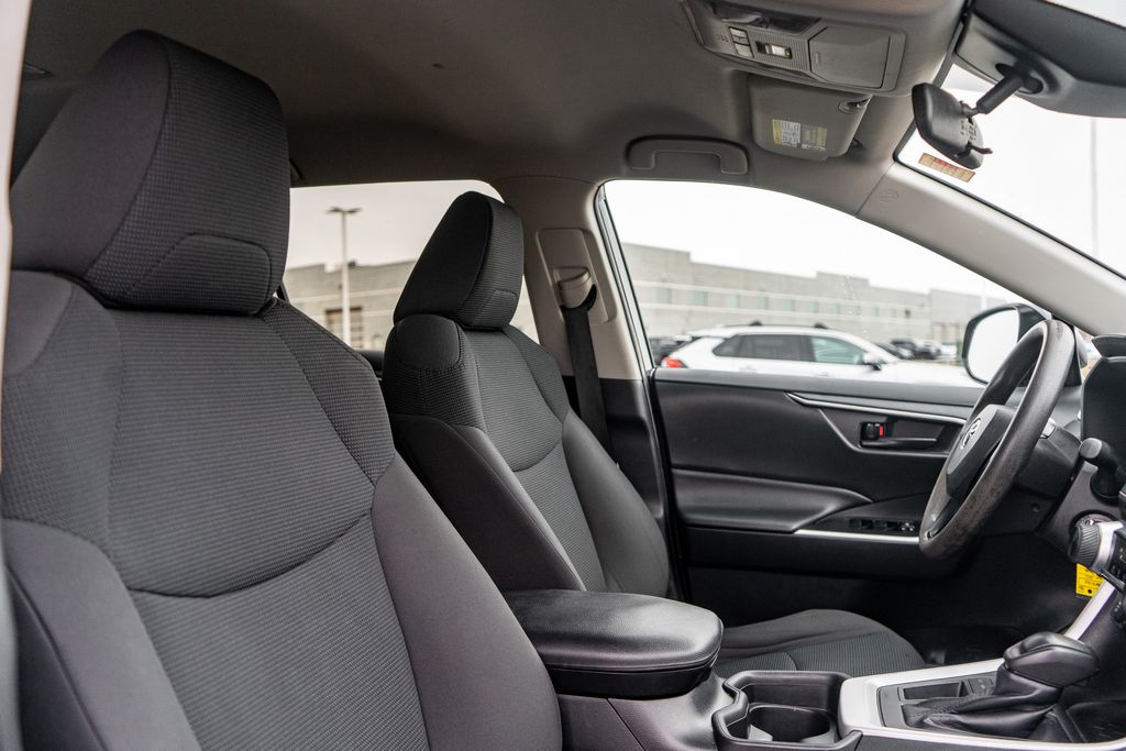 2021 TOYOTA RAV4 - Image 12