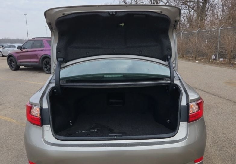 2016 LEXUS ES - Image 7