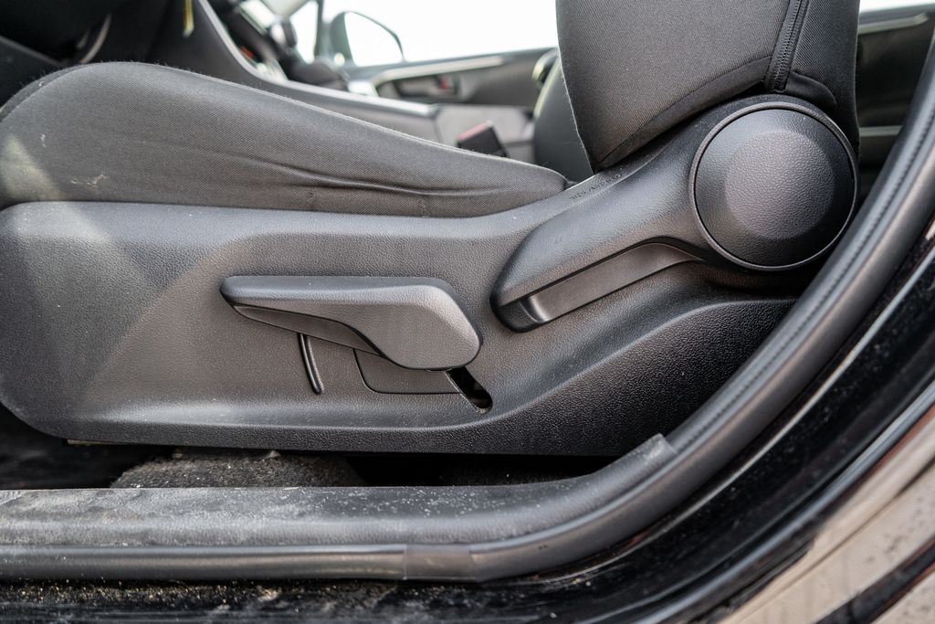 2024 TOYOTA RAV4 - Image 19