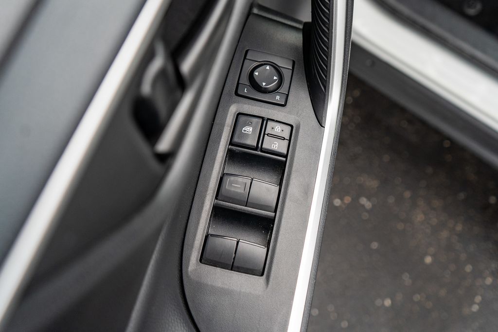 2024 TOYOTA RAV4 - Image 17