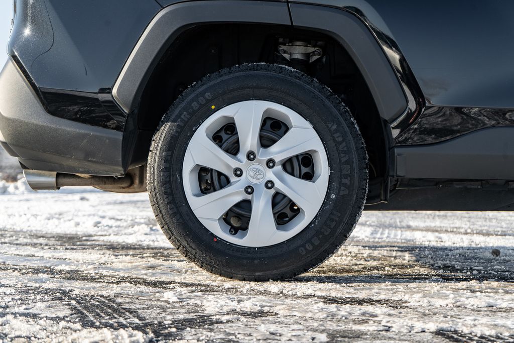 2024 TOYOTA RAV4 - Image 9