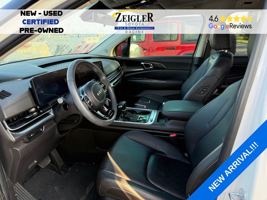 Used 2025 Kia Carnival SX Van Passenger Van