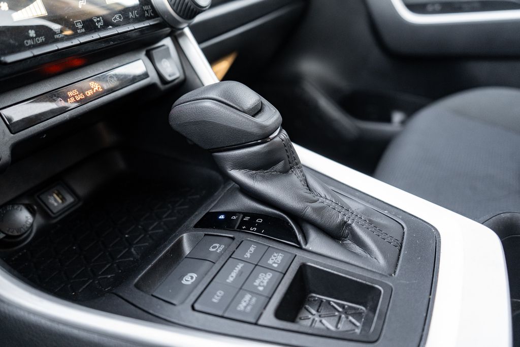 2024 TOYOTA RAV4 - Image 26