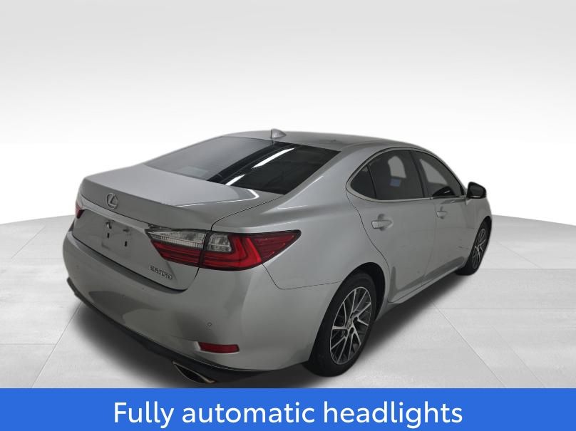 2017 LEXUS ES - Image 4