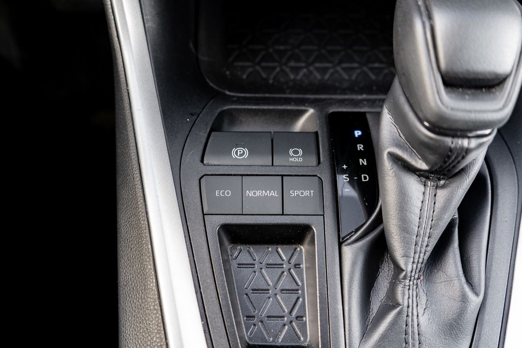 2024 TOYOTA RAV4 - Image 26