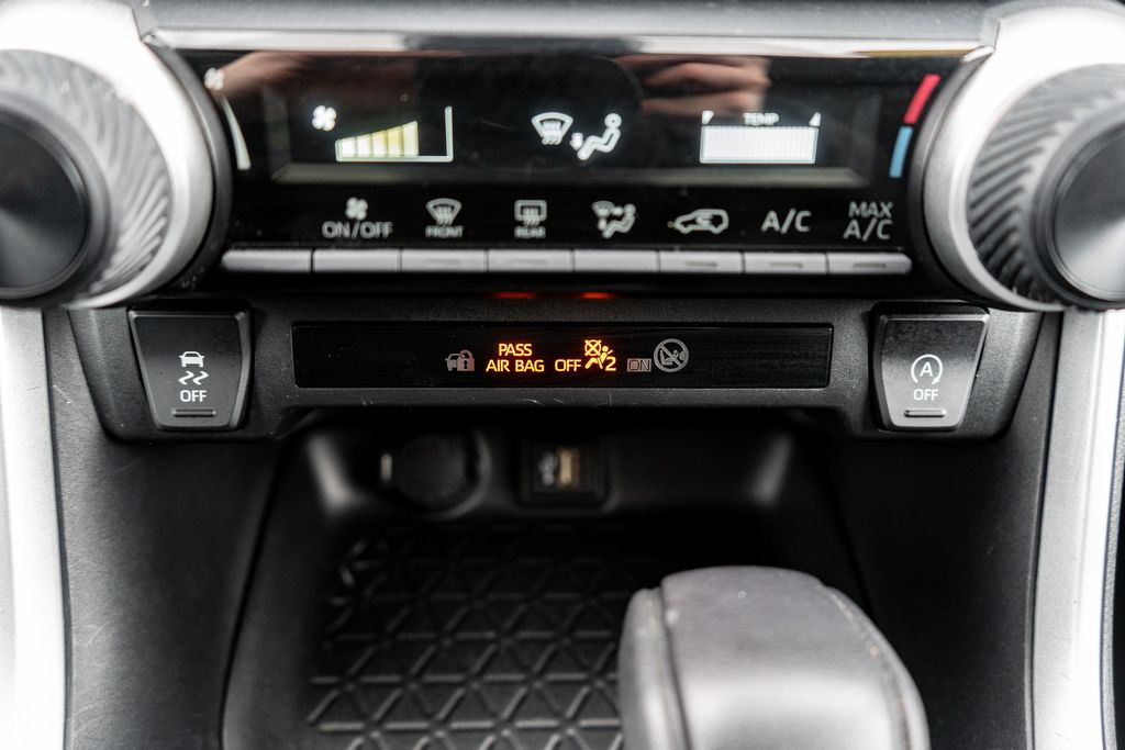 2024 TOYOTA RAV4 - Image 28