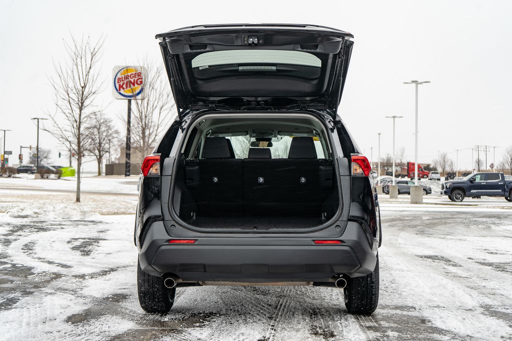2024 TOYOTA RAV4 - Image 10