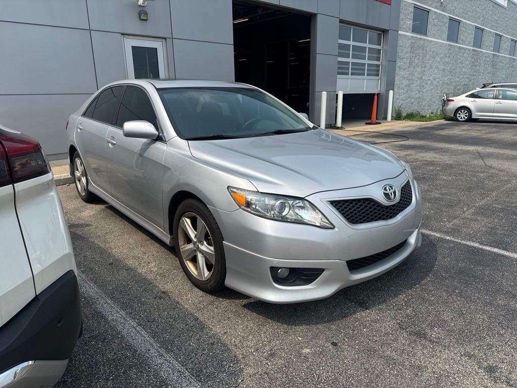 Used 2011 Toyota Camry SE Sedan