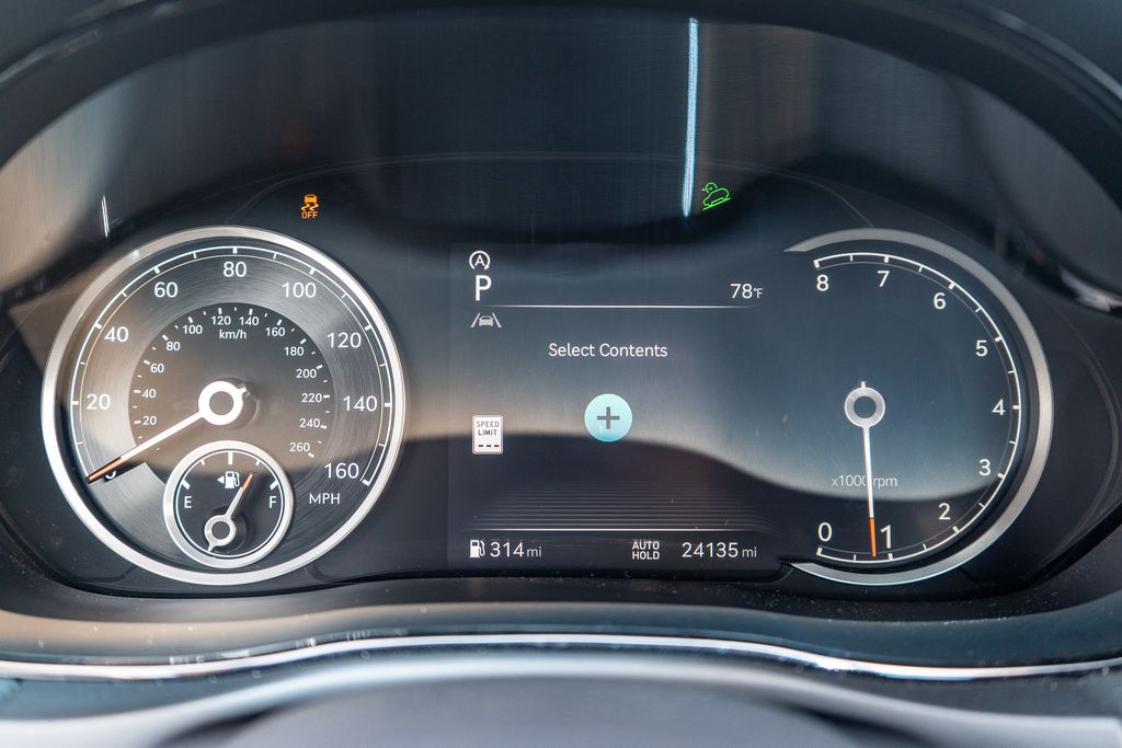 2025 GENESIS GV70 - Image 23