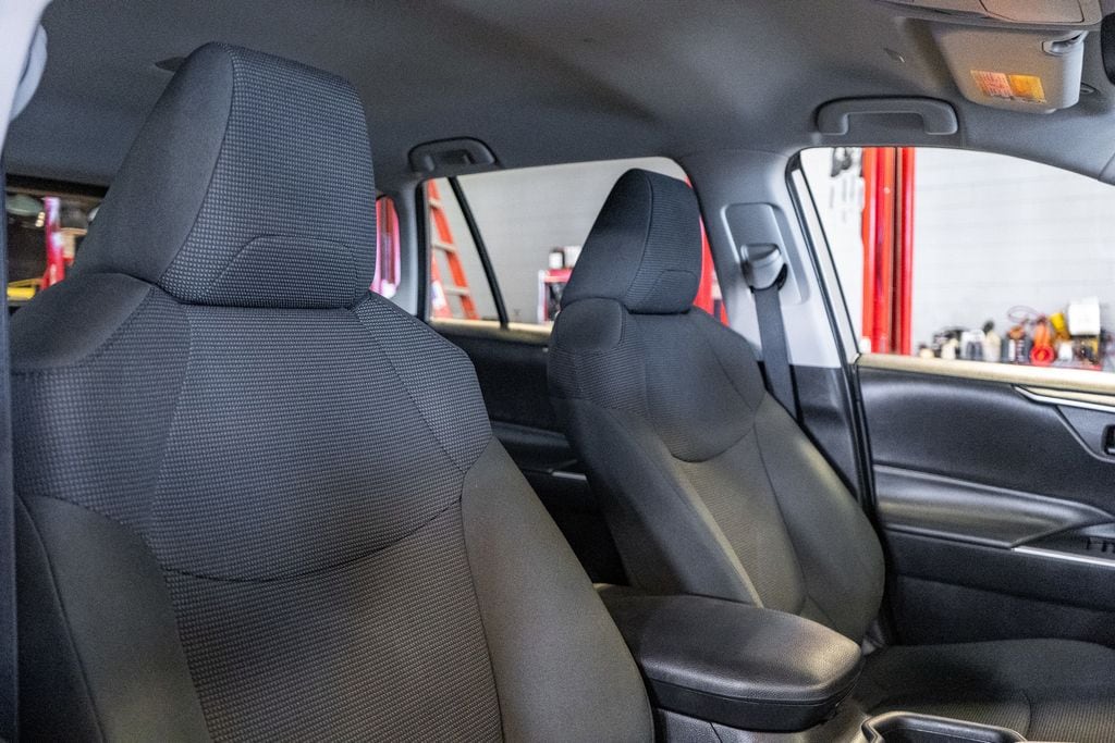 2024 TOYOTA RAV4 - Image 11