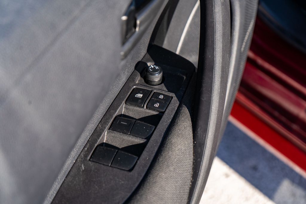 2024 TOYOTA COROLLA - Image 17