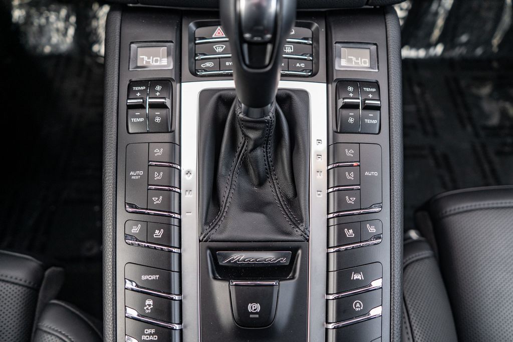 2021 PORSCHE MACAN - Image 27
