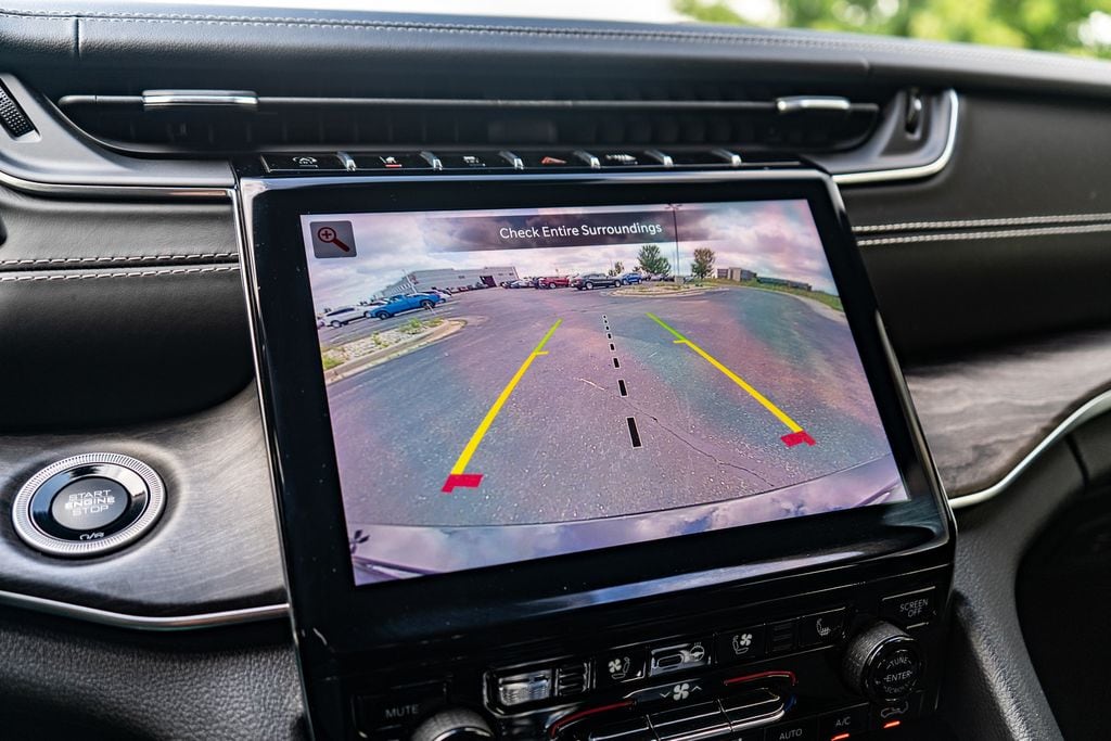 2023 JEEP GRAND CHEROKEE L - Image 29