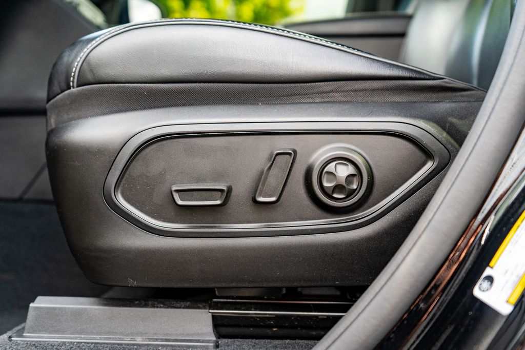 2023 JEEP GRAND CHEROKEE L - Image 20