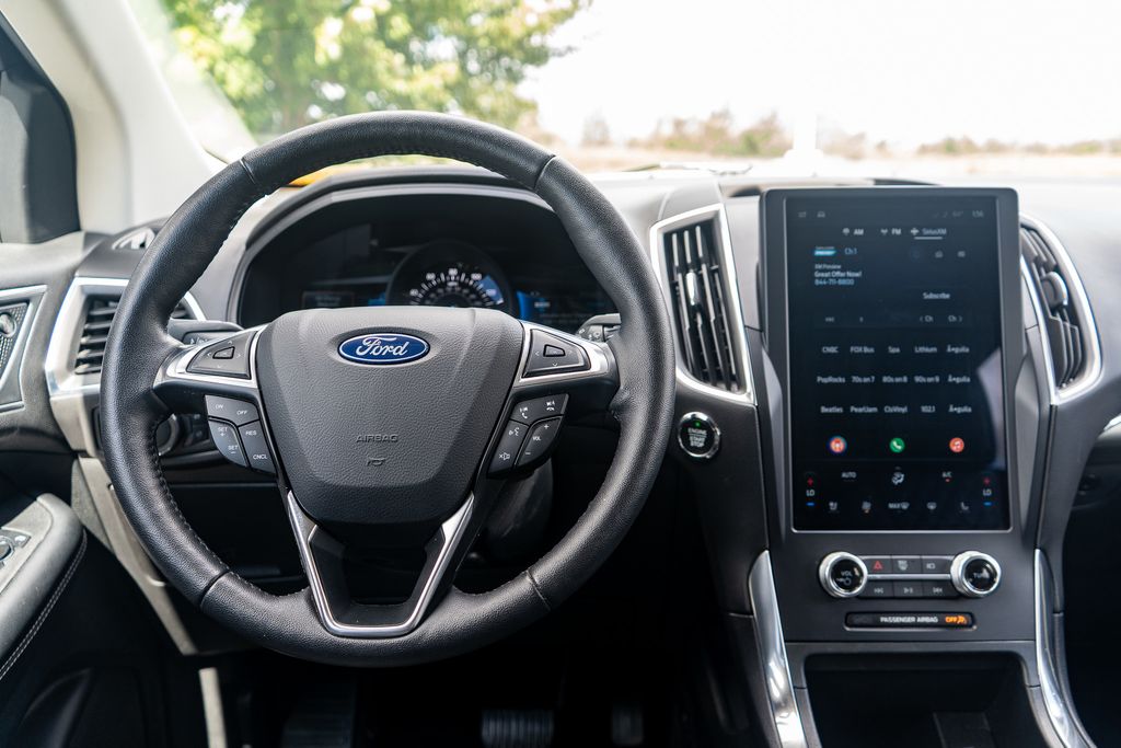2024 Ford Edge Titanium - Photo 16