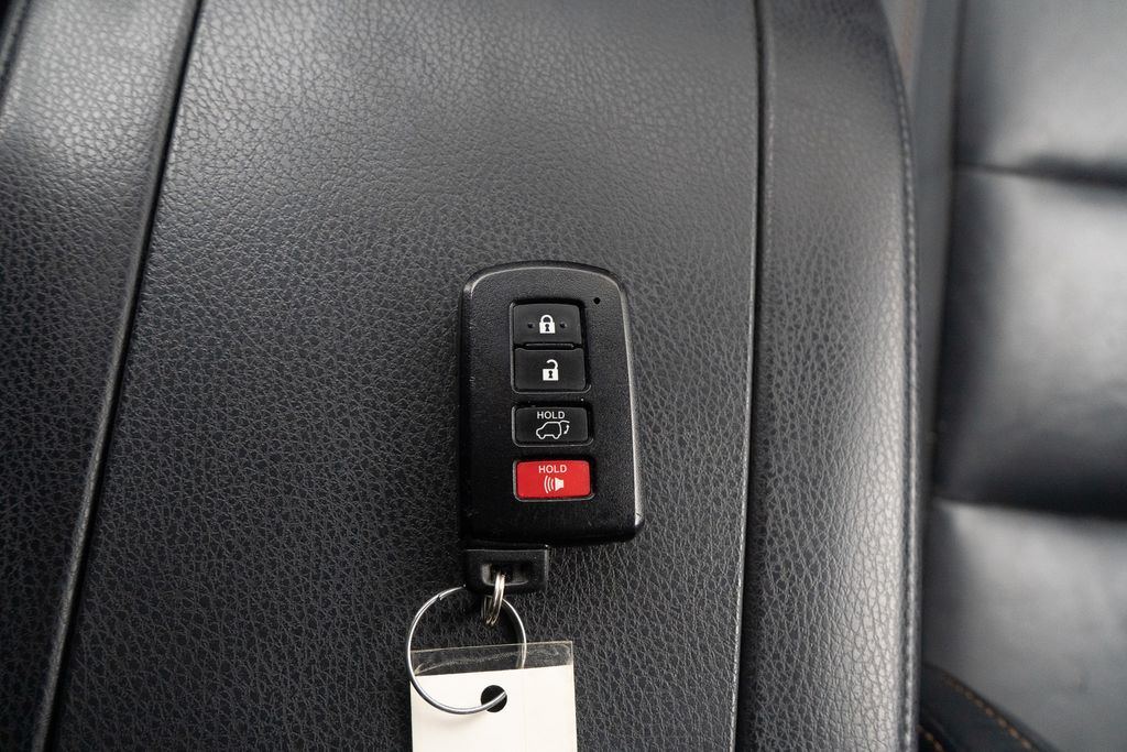 2015 TOYOTA HIGHLANDER - Image 30