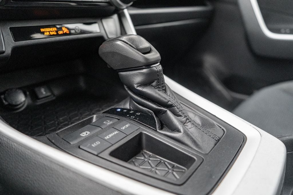 2021 TOYOTA RAV4 - Image 25