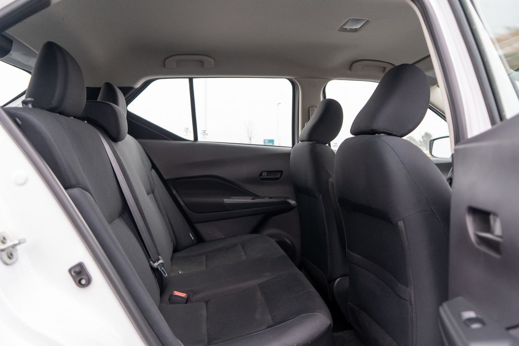 2023 NISSAN KICKS - Image 13
