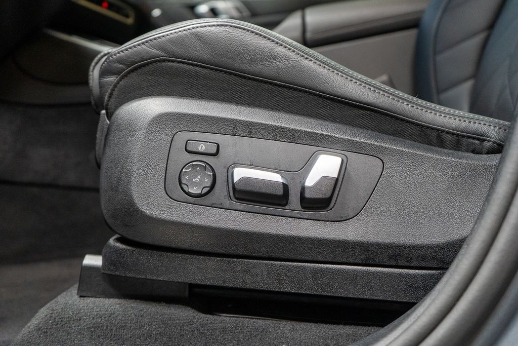 2026 BMW X5 - Image 25