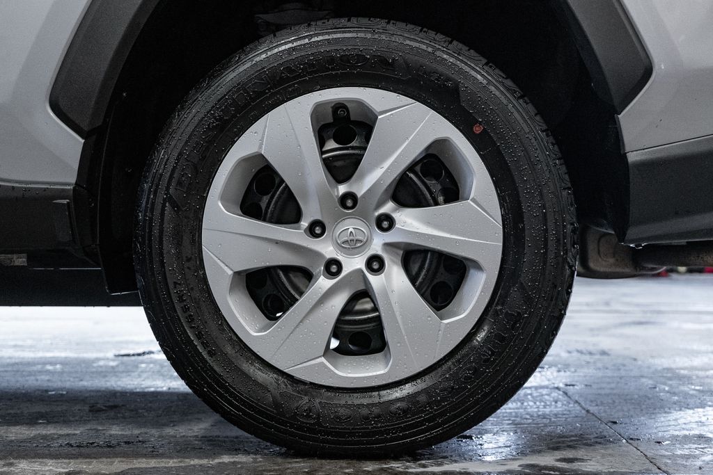 2024 TOYOTA RAV4 - Image 8