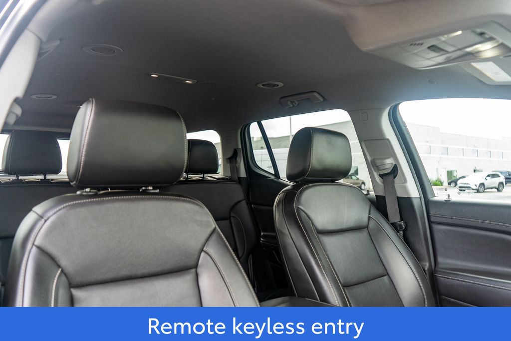 2023 GMC ACADIA - Image 13