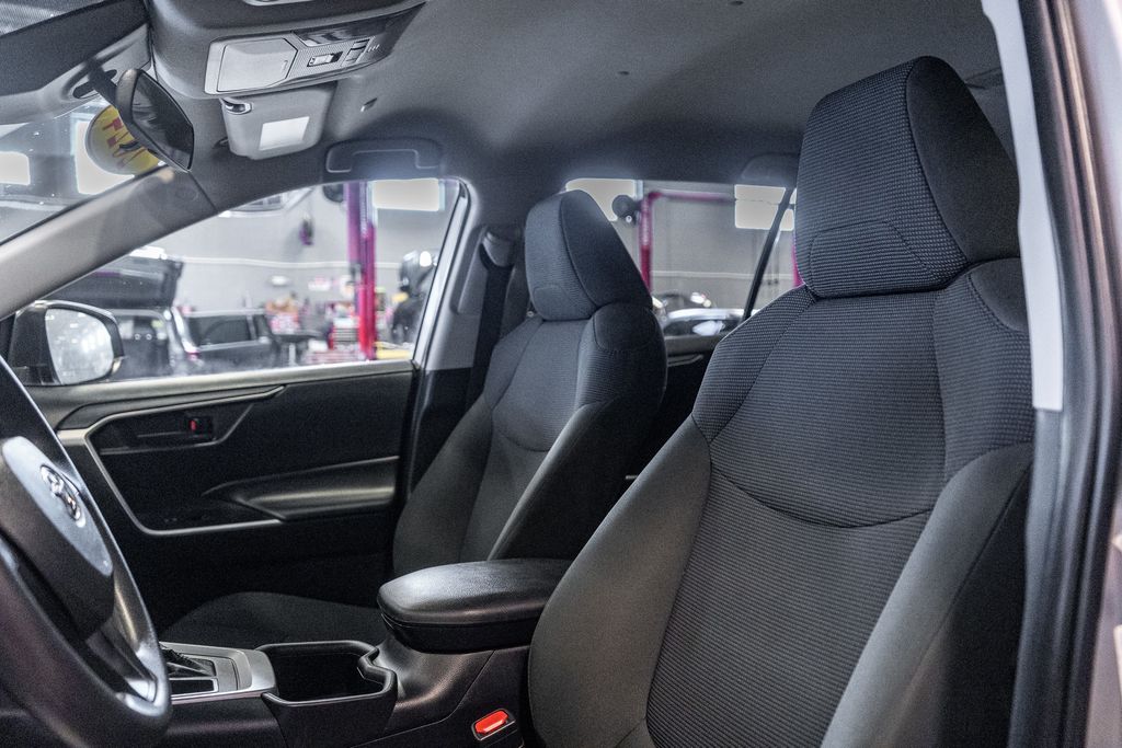 2024 TOYOTA RAV4 - Image 17
