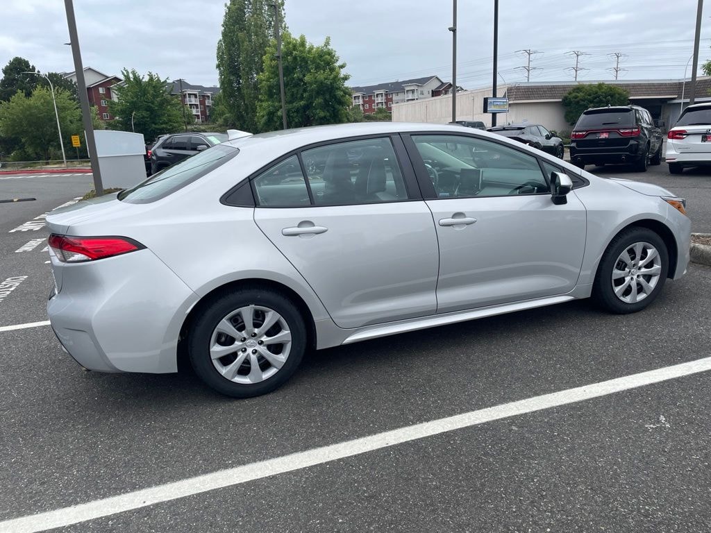 Used 2021 Toyota Corolla LE Sedan