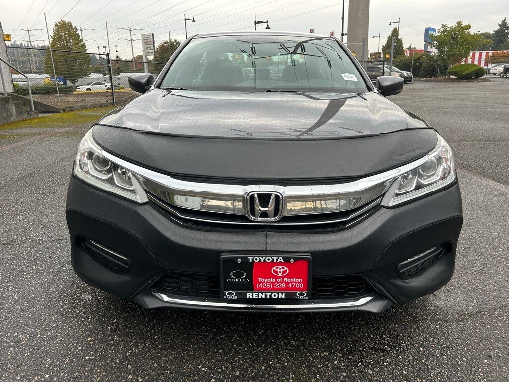 2016 Honda Accord Sport photo 2