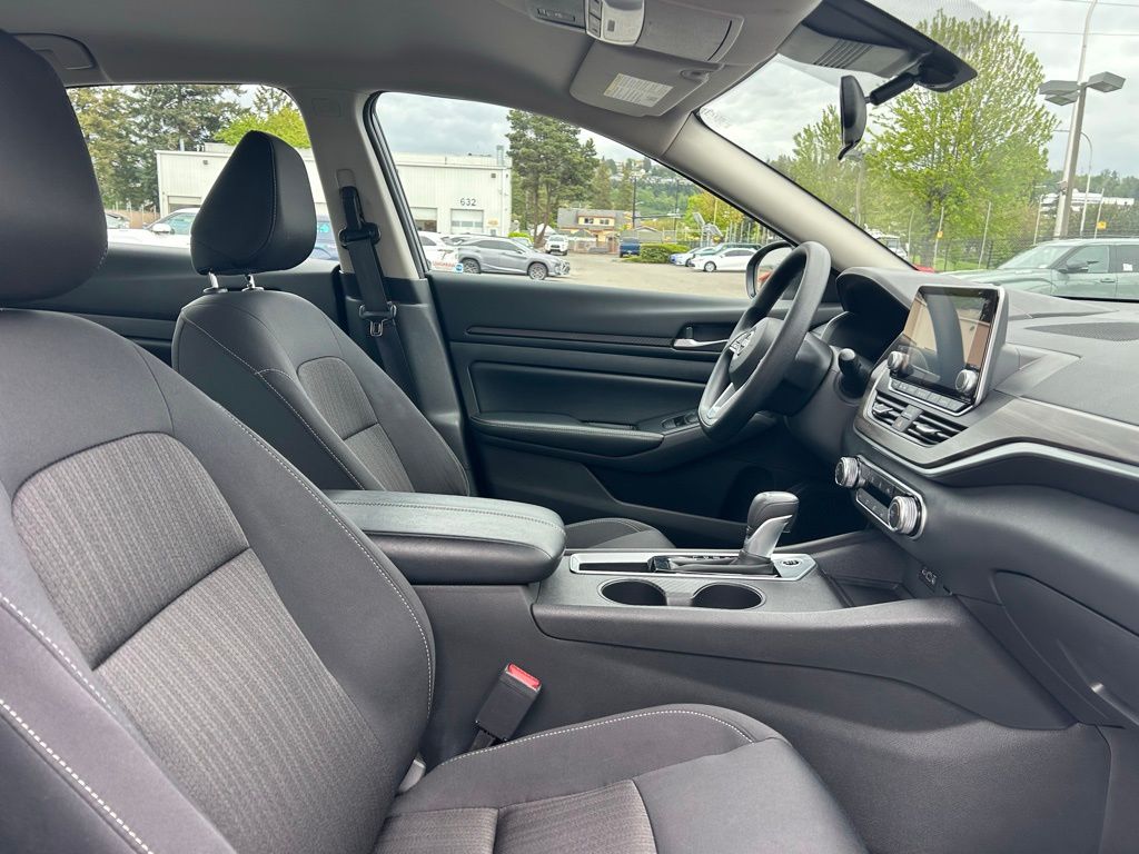 2025 Nissan Altima SV - Photo 16