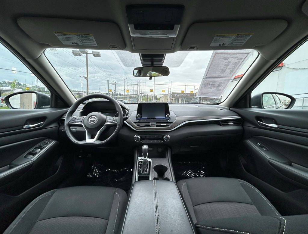 2025 Nissan Altima SV - Photo 17