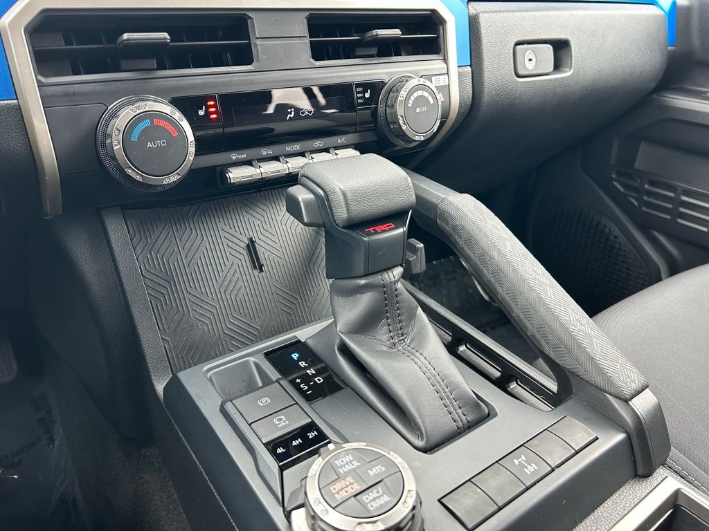 2025 Toyota Tacoma TRD Off Road - Photo 19