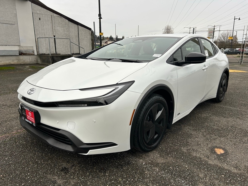 2026 Toyota Prius LE's photo