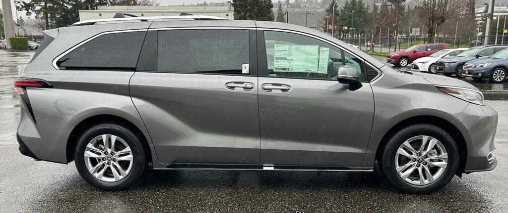 New 2026 Toyota Sienna Limited 7 PASSENGER
