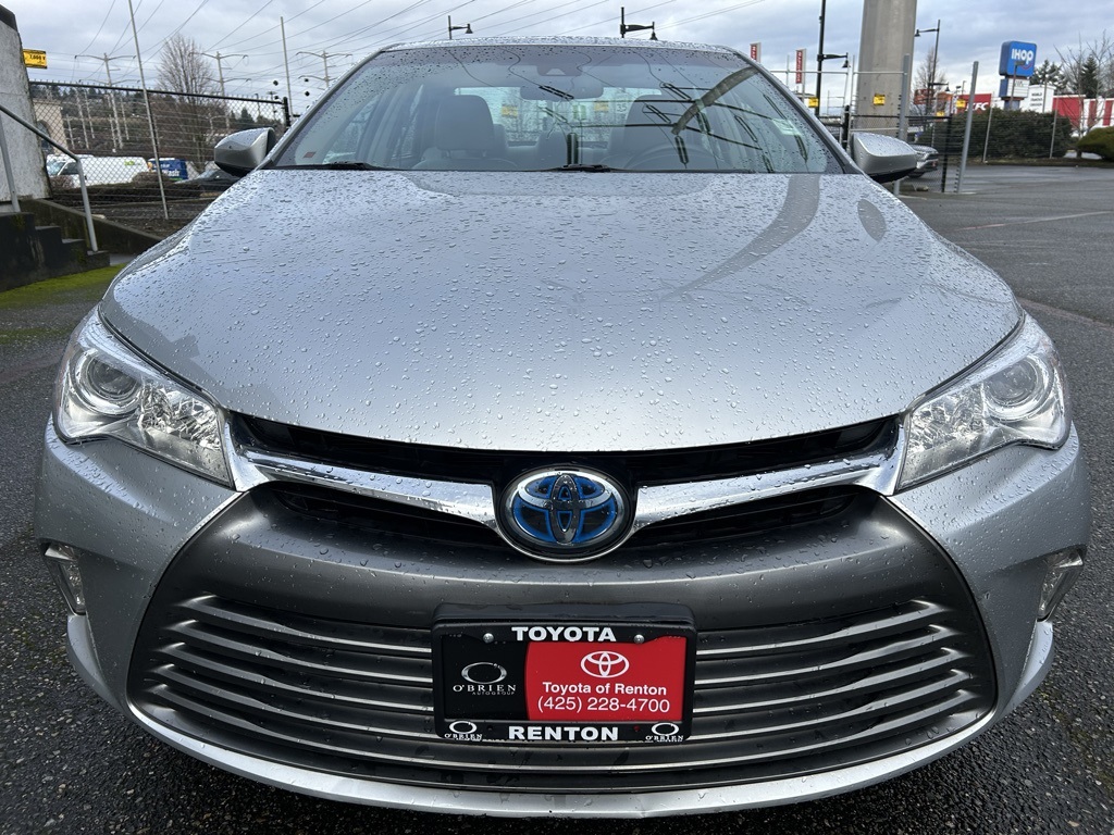 Toyota Camry Hybrid XLE 2017: Perpaduan Kemewahan, Efisiensi, dan Teknologi