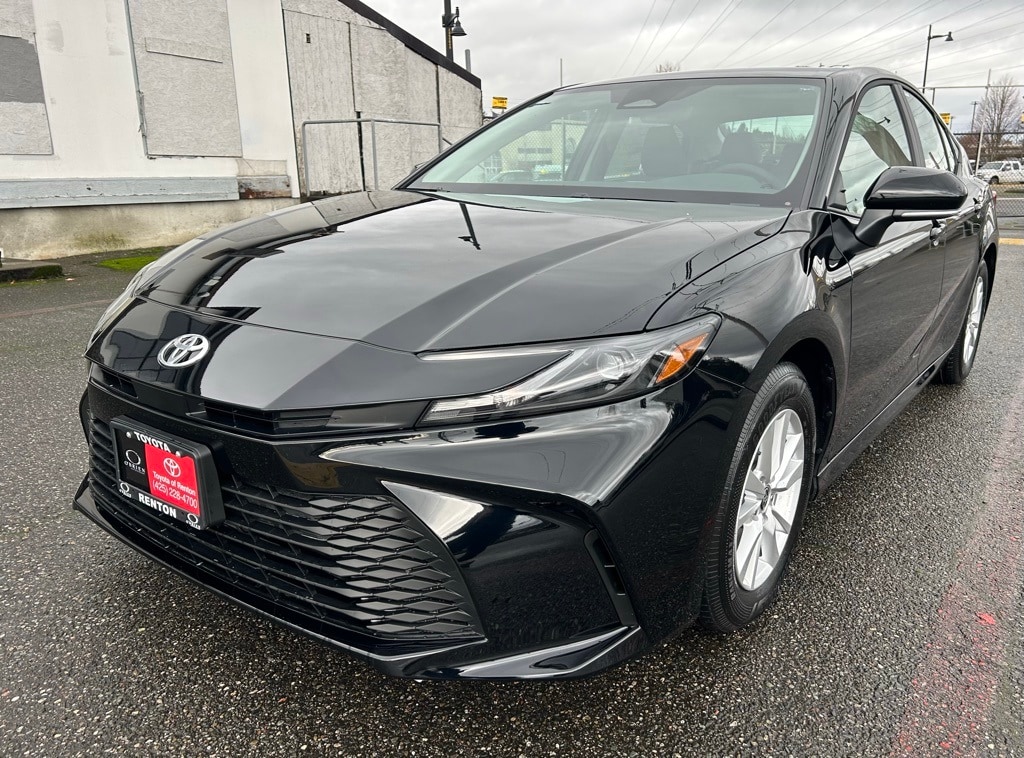 2026 Toyota Camry LE's photo