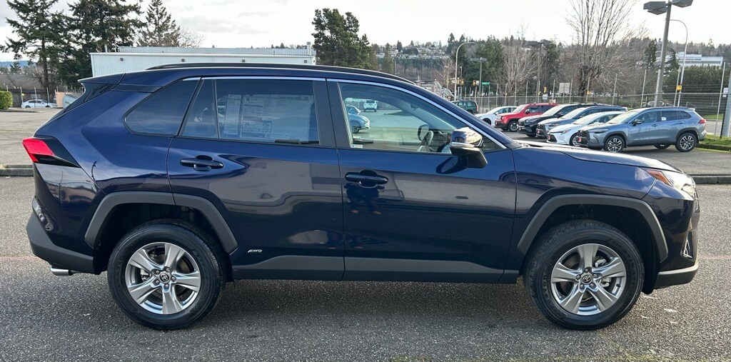 New 2025 Toyota RAV4 Hybrid XLE XLE AWD SUV