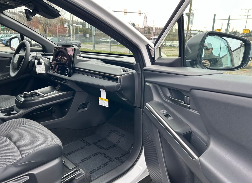 2026 Toyota bZ XLE - Photo 15