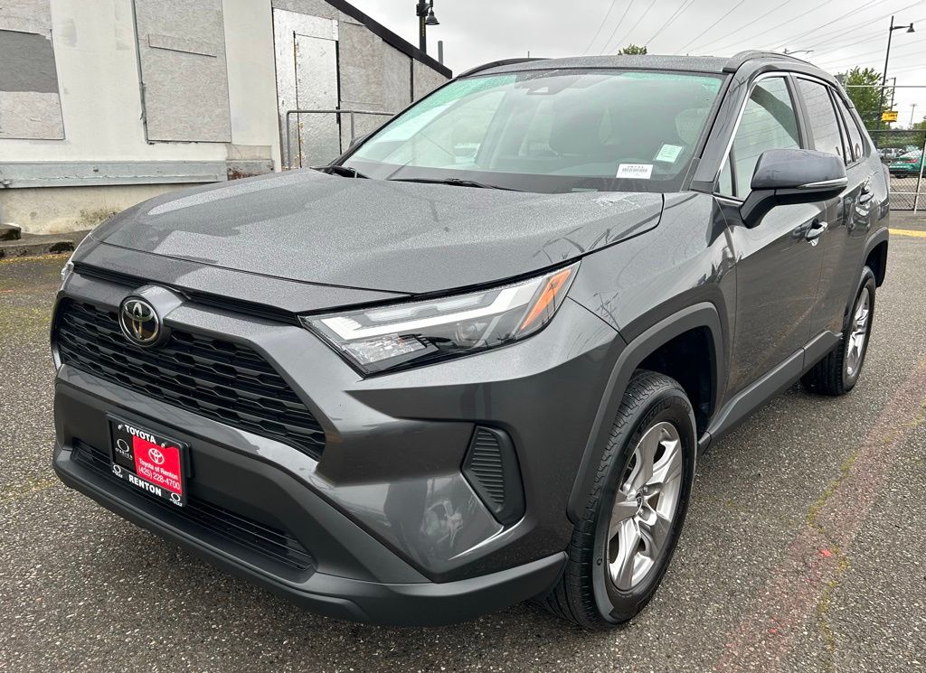 2023 Toyota RAV4 XLE AWD's photo