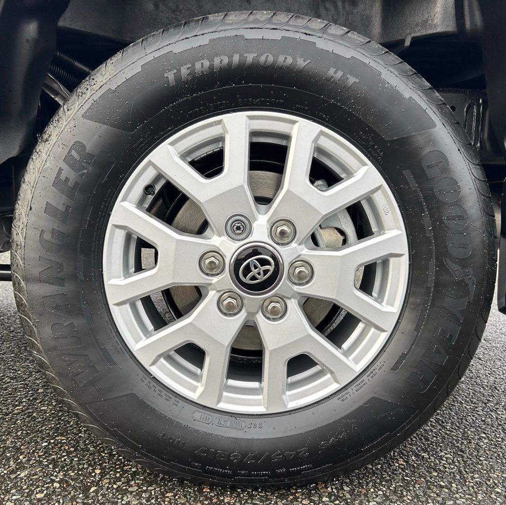 2026 Toyota Tacoma SR5 - Photo 25